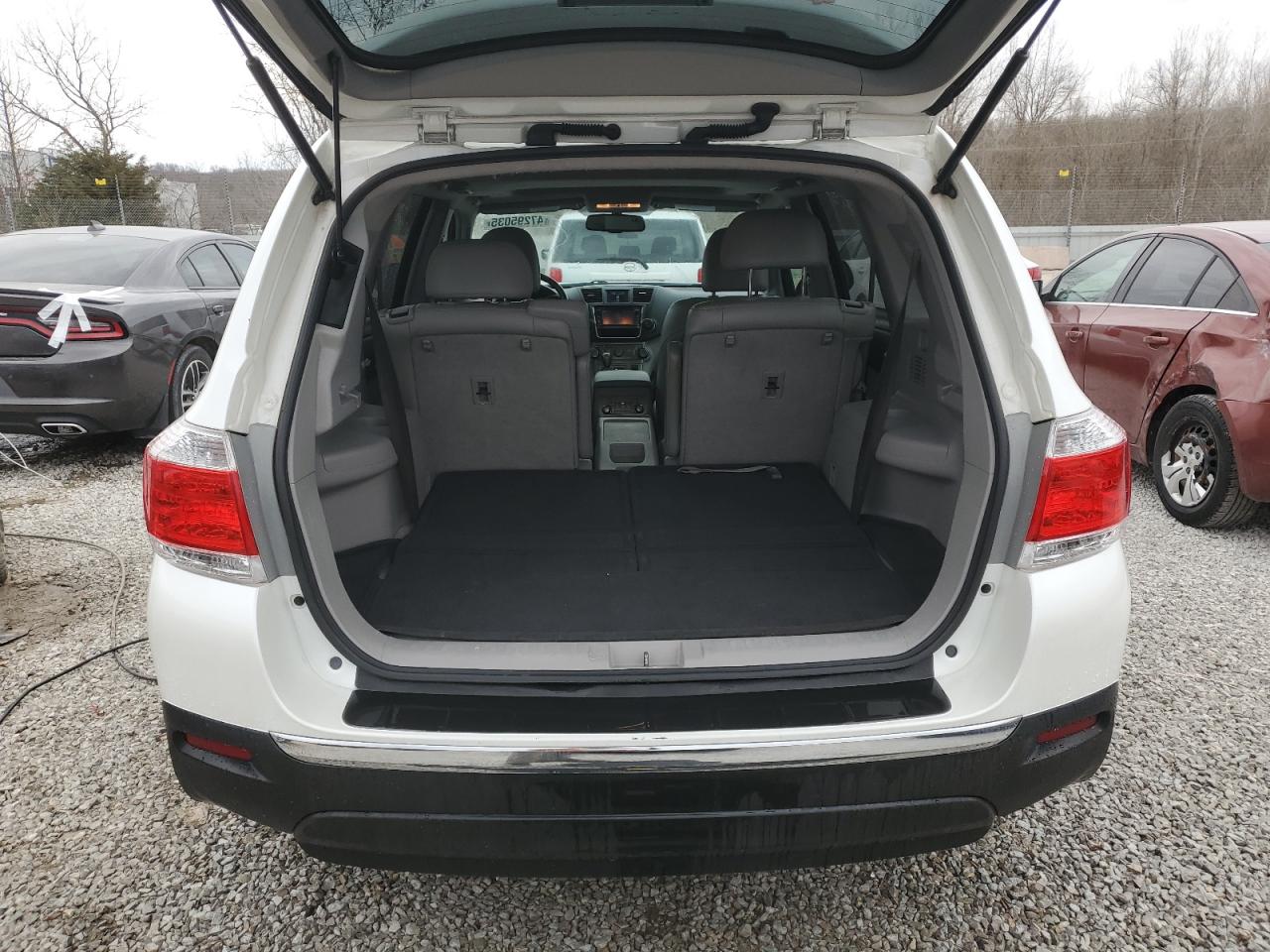 2013 Toyota Highlander VIN 5TDZK3EH0DS102080 Copart auction photo, front end damage thumbnail 6