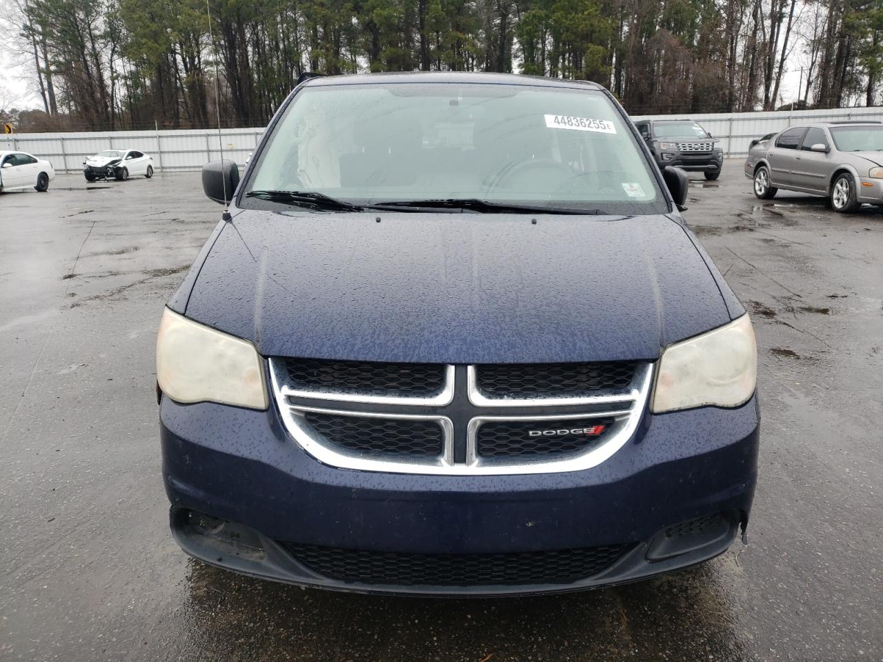 2012 Dodge Caravan VIN 2C4RDGBG0CR366792 Copart auction photo, side / front end damage thumbnail 5