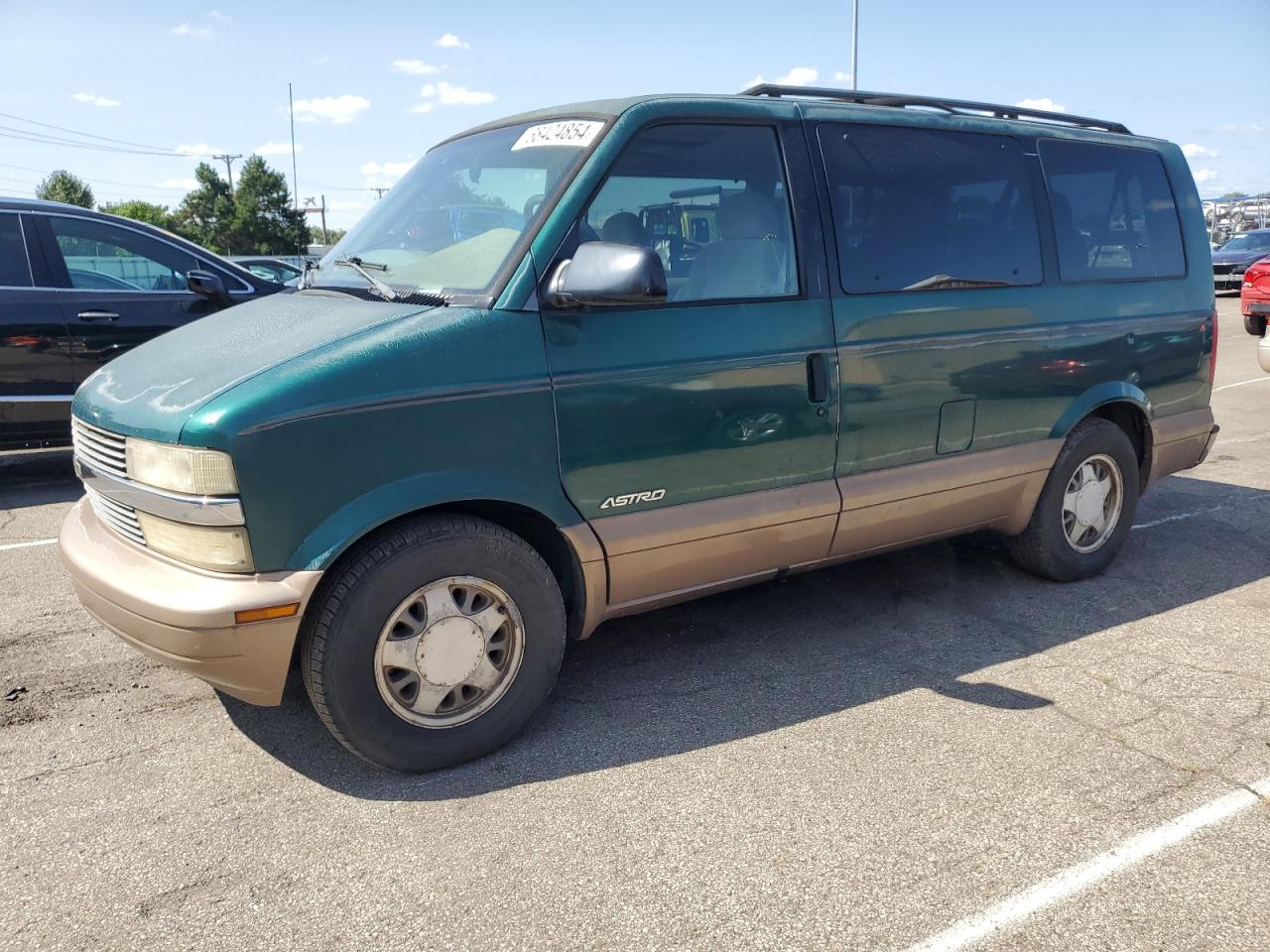 1998 Chevrolet Astro VIN 1GNDM19W8WB200244 - Copart auction photo