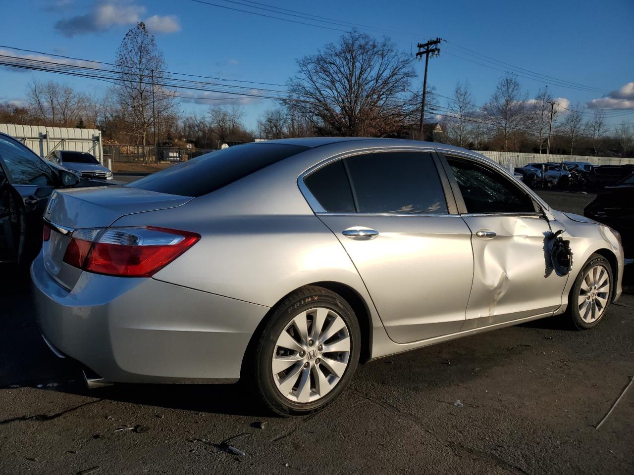 2013 Honda Accord VIN 1HGCR2F72DA054677 Copart auction photo, side / minor dent/scratches damage thumbnail 3