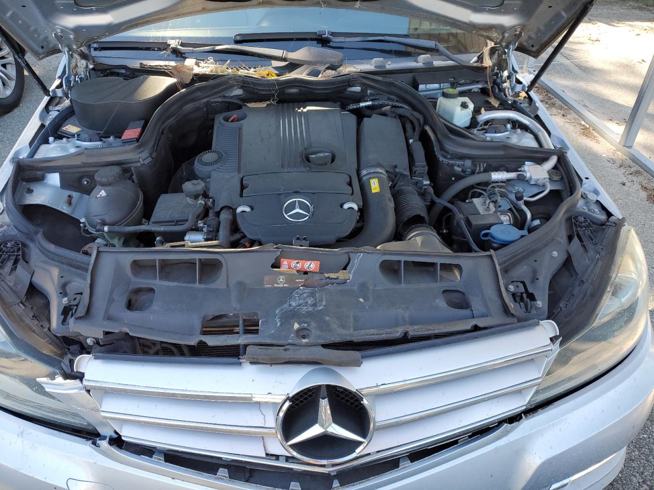 2013 Mercedes-Benz C-klasse VIN WDDGF4HB0DA769811 Copart auction photo, front end damage thumbnail 11