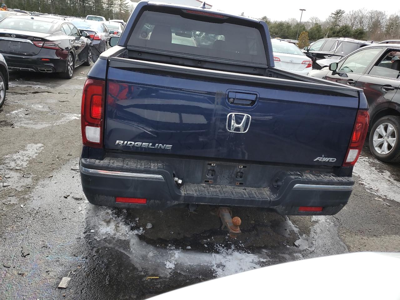 2017 Honda Ridgeline VIN 5FPYK3F53HB005294 Copart auction photo, front end / minor dent/scratches damage thumbnail 6