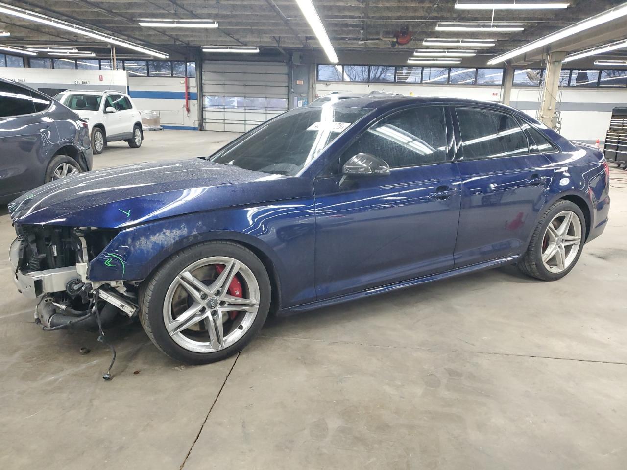 2019 Audi RS4 VIN WAUC4AF44KA005990