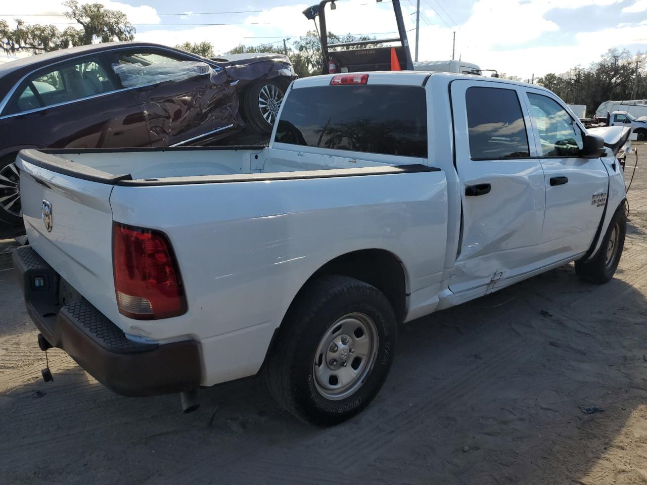 2021 RAM 1500 VIN 3C6RR6KG8MG587373 Copart auction photo, front end / side damage thumbnail 3