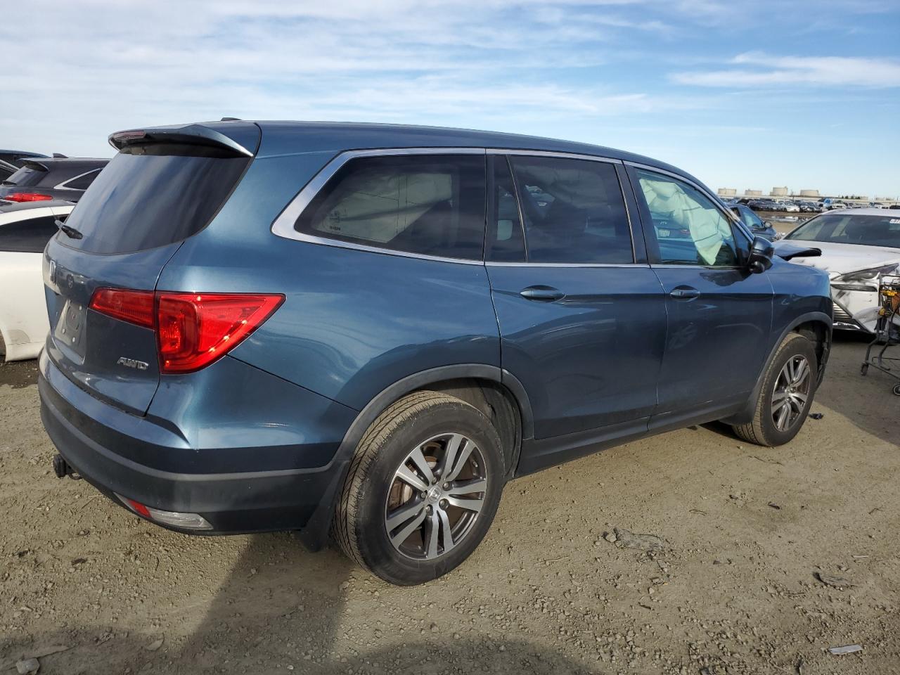 2017 Honda Pilot VIN 5FNYF6H64HB078937 Copart auction photo, front end damage thumbnail 3
