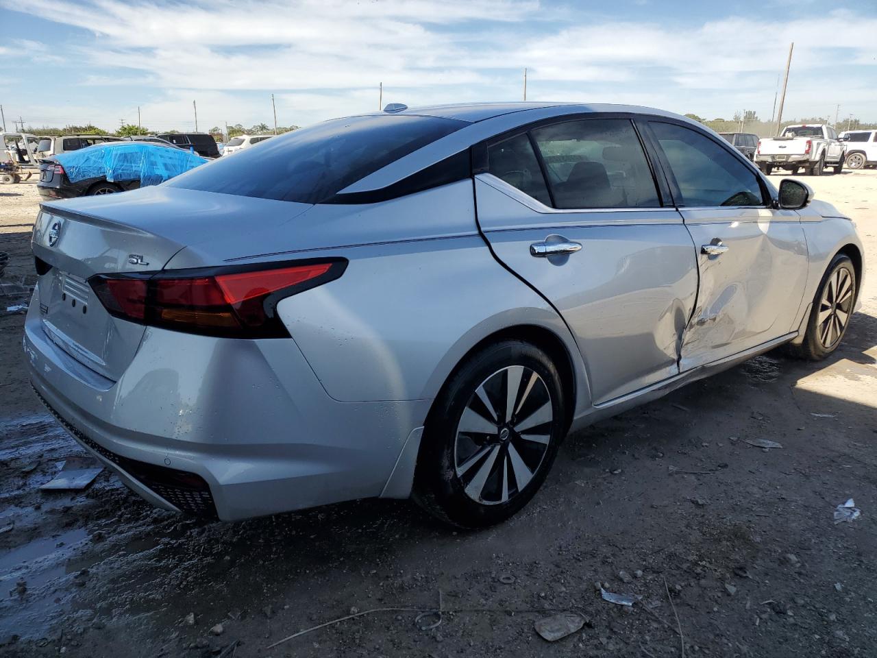 2019 Nissan Altima VIN 1N4BL4EV0KC127737 Copart auction photo, side / minor dent/scratches damage thumbnail 3