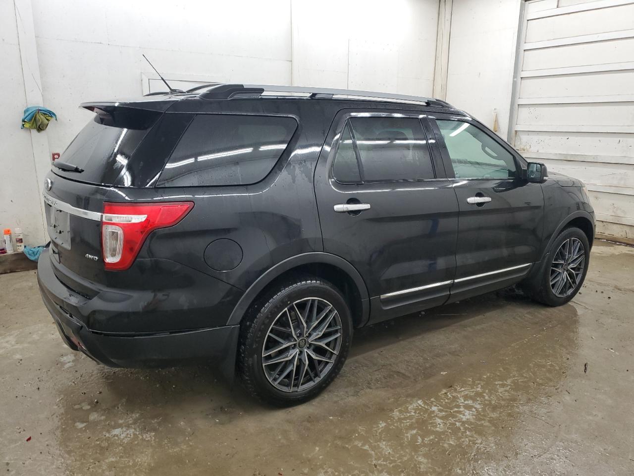 2015 Ford Explorer VIN 1FM5K8D88FGB08957 Copart auction photo, rear end damage thumbnail 3