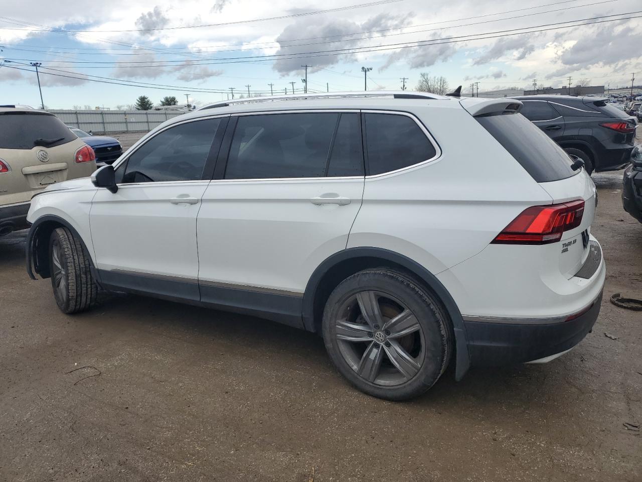 2020 Volkswagen Tiguan VIN 3VV2B7AX0LM124084 Copart auction photo, front end damage thumbnail 2