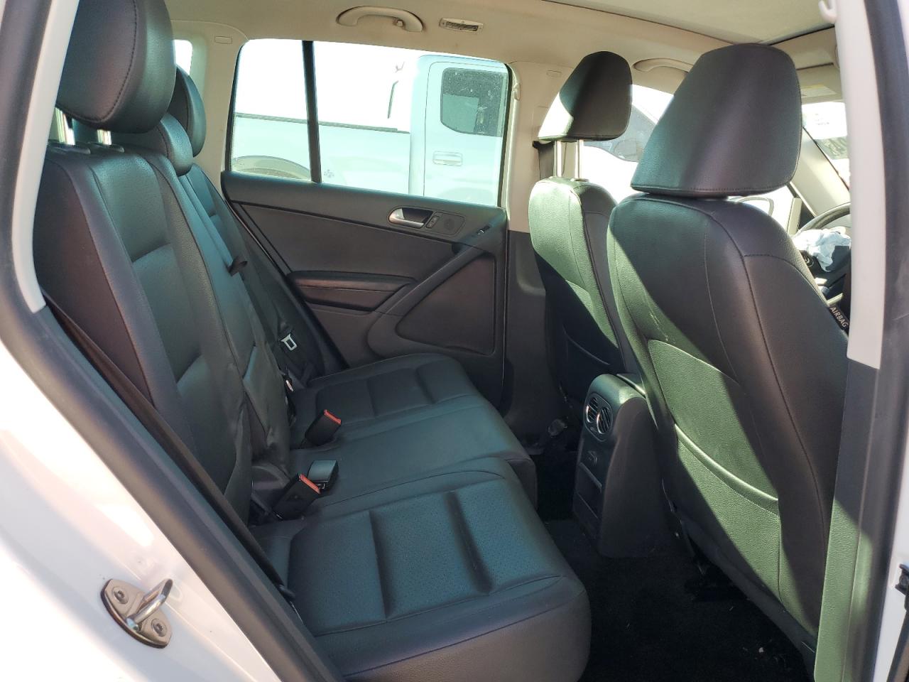 2017 Volkswagen Tiguan VIN WVGSV7AX6HW511280 Copart auction photo, front end damage thumbnail 12
