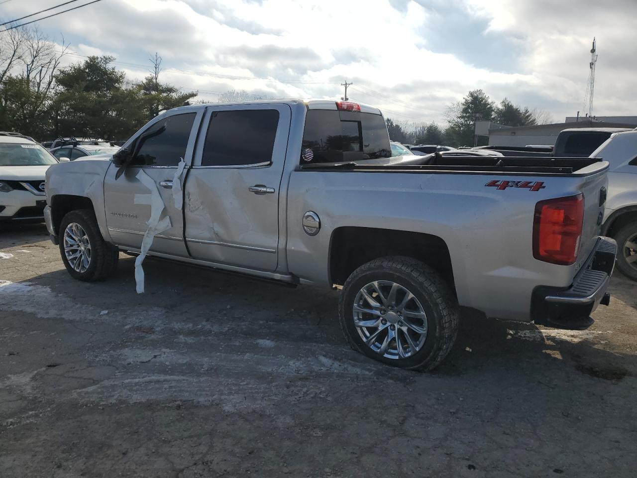2018 Chevrolet Silverado VIN 3GCUKSEC5JG565979 Copart auction photo, side / front end damage thumbnail 2