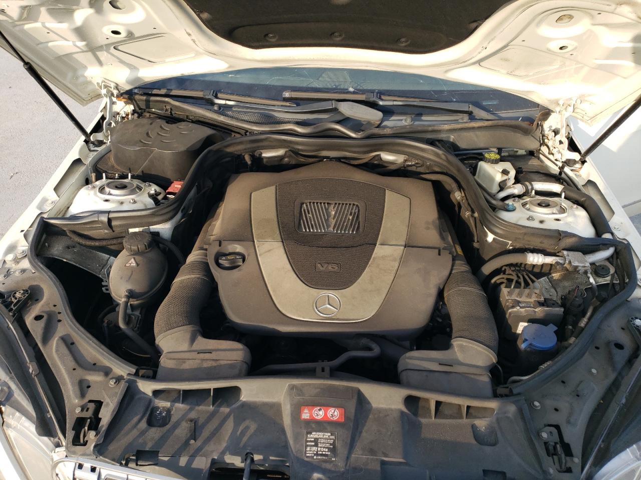 2011 Mercedes-Benz E-klasse VIN WDDHF5GBXBA477947 Copart auction photo, front end / minor dent/scratches damage thumbnail 11