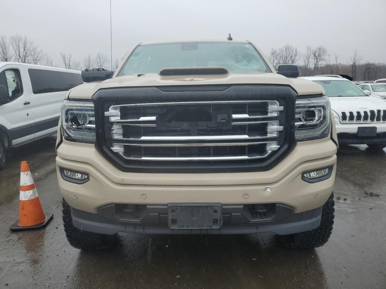 2018 GMC Sierra VIN 3GTU2NEJ9JG161003 Copart auction photo, vandalism / all over damage thumbnail 5