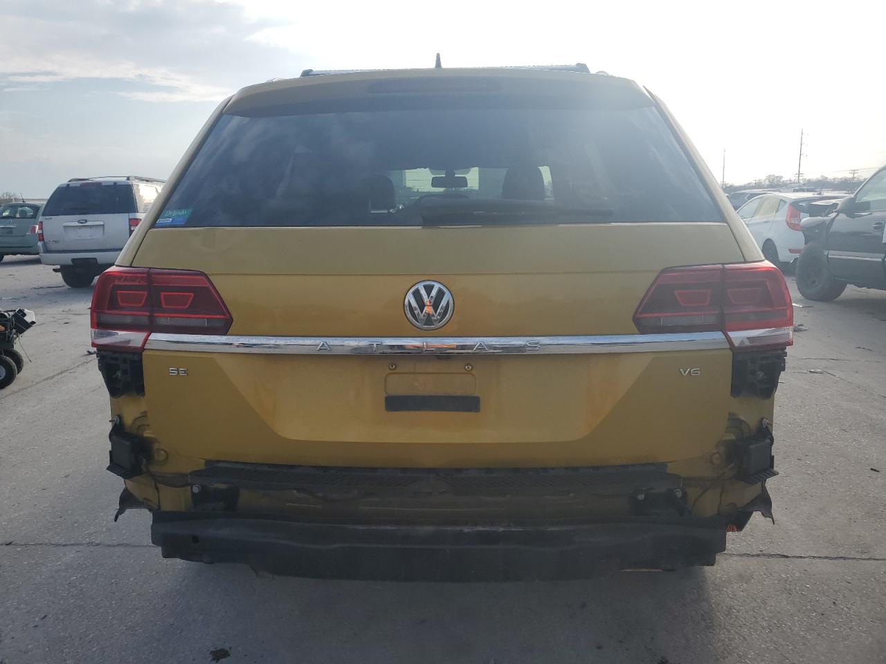 2018 Volkswagen Atlas VIN 1V2CR2CA5JC523550 Copart auction photo, rear end damage thumbnail 6