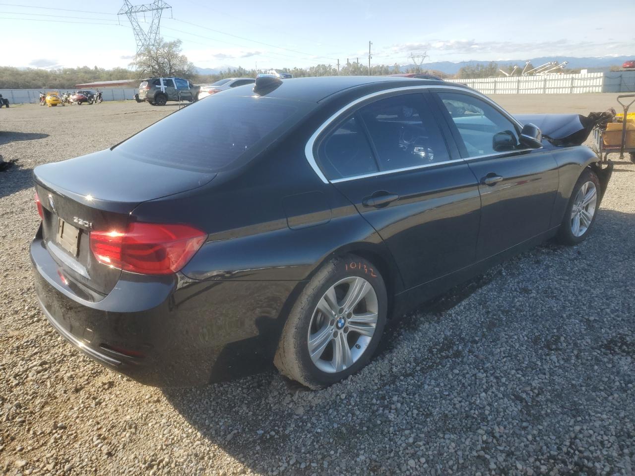 2017 BMW 3er VIN WBA8B9G59HNU49515 Copart auction photo, front end damage thumbnail 3