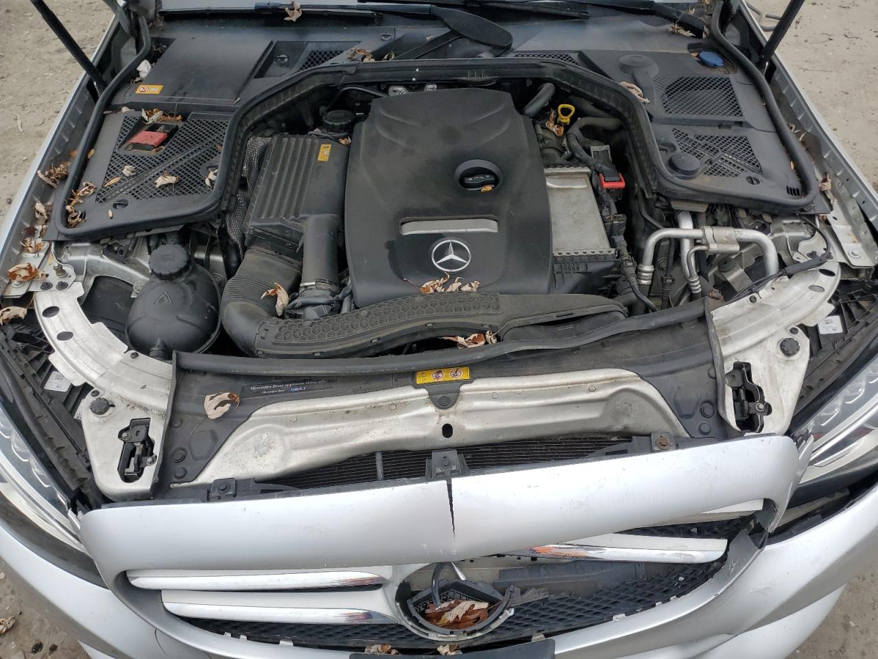 2015 Mercedes-Benz C-klasse VIN 55SWF4KB9FU039614 Copart auction photo, front end / minor dent/scratches damage thumbnail 13