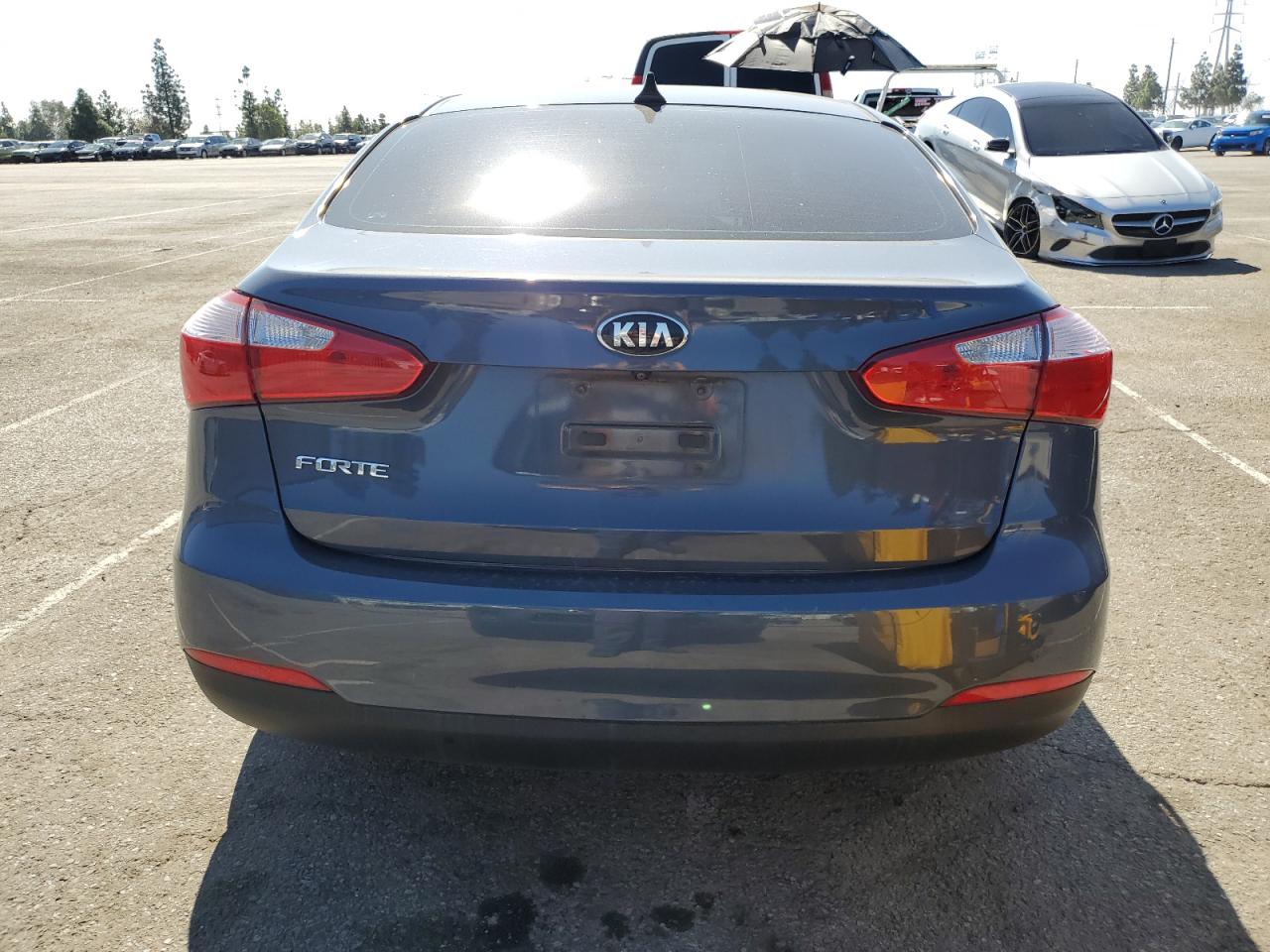 2016 KIA Forte VIN KNAFX4A65G5549106 Copart auction photo, front end damage thumbnail 6