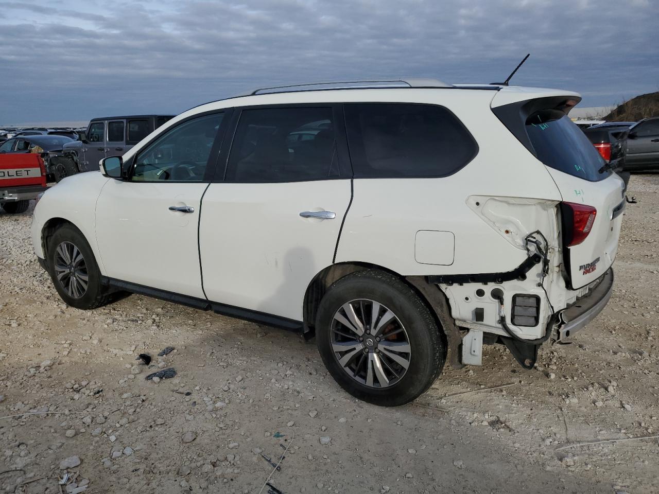 2017 Nissan Pathfinder VIN 5N1DR2MNXHC901357 Copart auction photo, rear end damage thumbnail 2