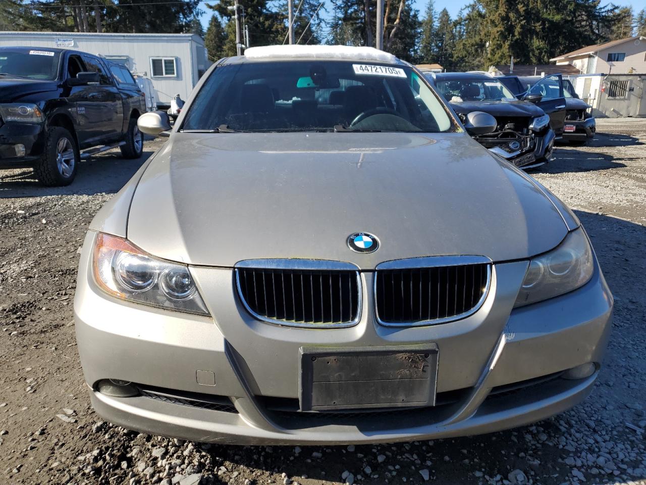 2007 BMW 3er VIN WBAVA33597KX82483 Copart auction photo, rear end damage thumbnail 5