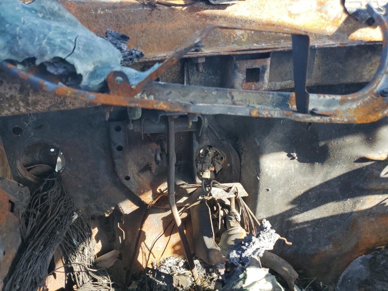 2002 Chevrolet Silverado VIN 1GCJK33132F122338 Copart auction photo, burn - engine damage thumbnail 9