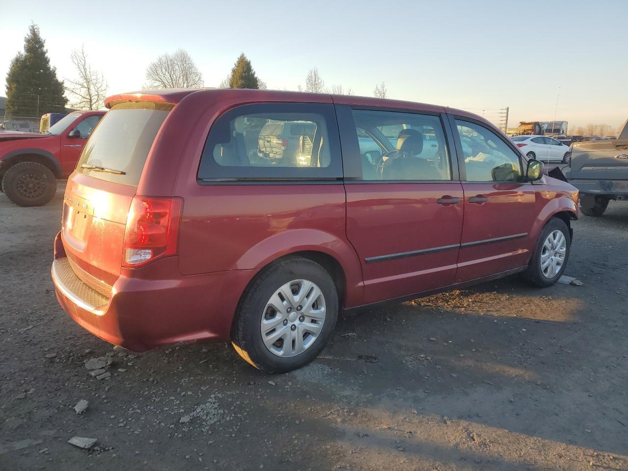 2015 Dodge Caravan VIN 2C4RDGBG7FR600673 Copart auction photo, front end damage thumbnail 3
