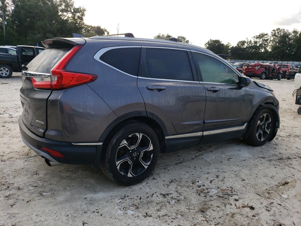 2017 Honda CR-V VIN 2HKRW1H97HH510729 Copart auction photo, front end / minor dent/scratches damage thumbnail 3