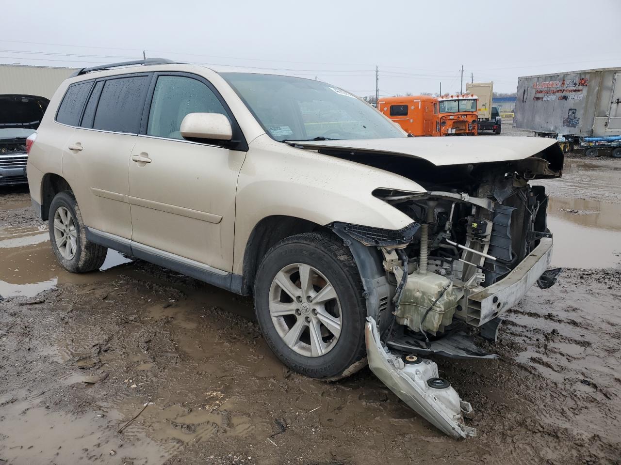 2013 Toyota Highlander VIN 5TDZK3EH9DS126569 Copart auction photo, front end / minor dent/scratches damage thumbnail 4