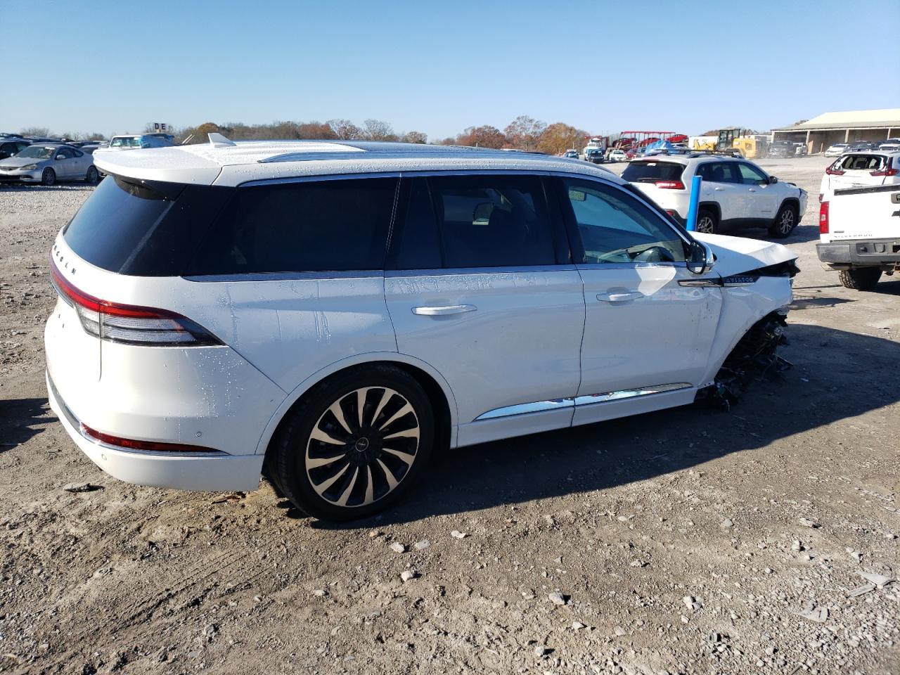 2020 Lincoln Aviator VIN 5LMYJ9YY3LGL31237 Copart auction photo, front end / undercarriage damage thumbnail 3