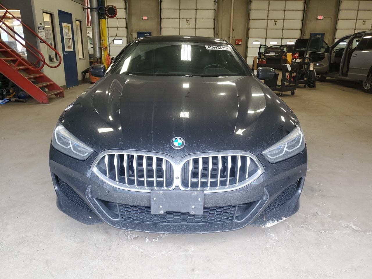 2022 BMW 8er VIN WBAGV4C02NCG99396 Copart auction photo, side / rear end damage thumbnail 5