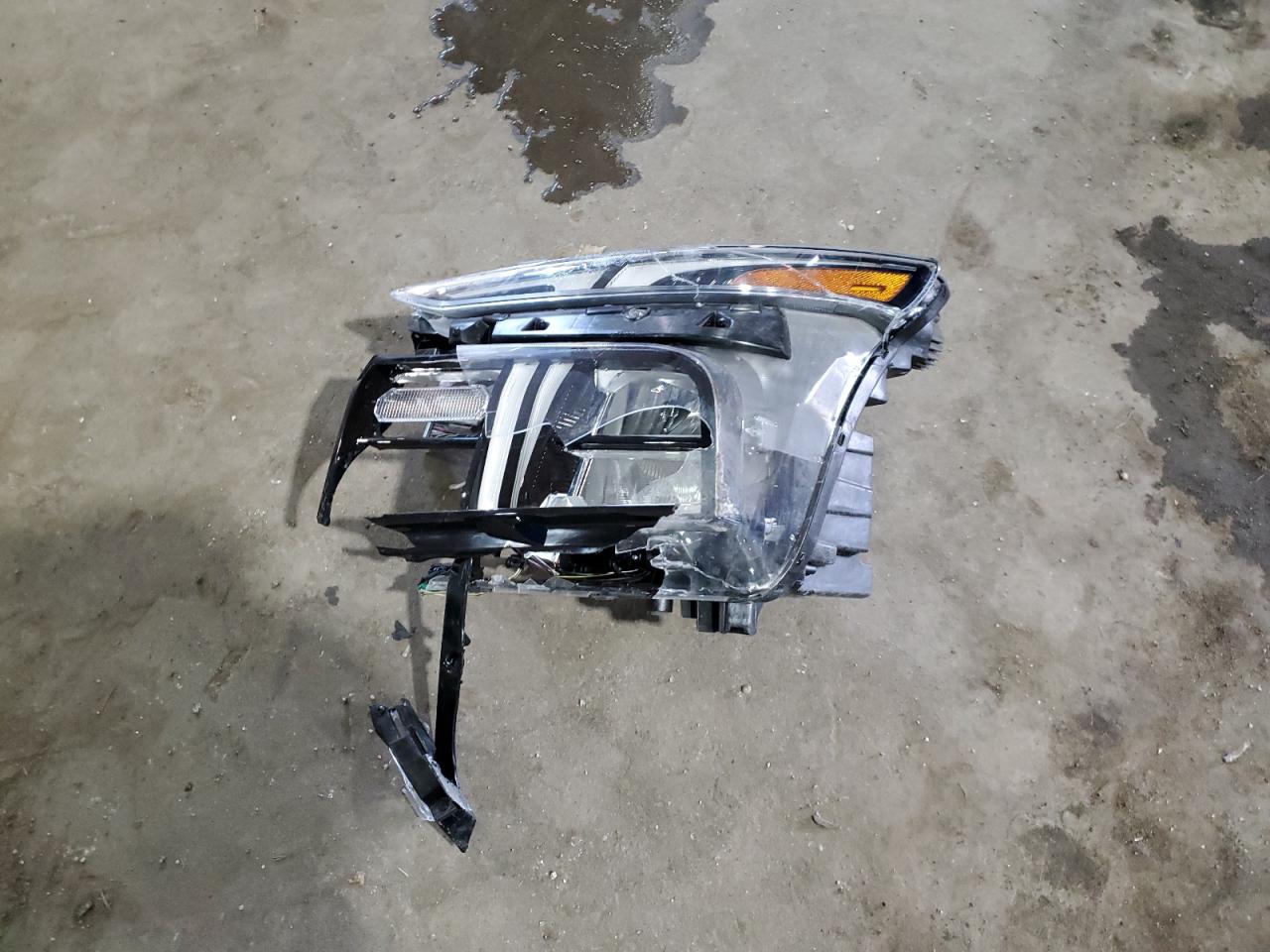 2023 Hyundai Santa Fe VIN 5NMS2DAJ1PH522308 Copart auction photo, front end / side damage thumbnail 13