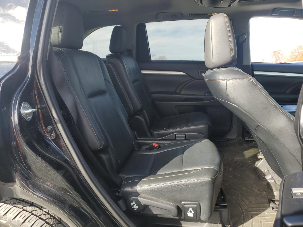 2015 Toyota Highlander VIN 5TDKKRFH7FS087454 Copart auction photo, front end damage thumbnail 11