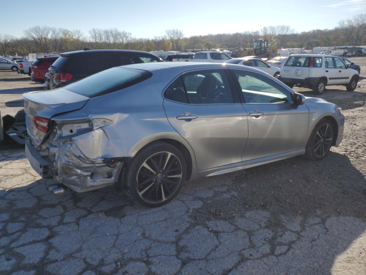 2018 Toyota Camry VIN 4T1B61HK3JU128077 Copart auction photo, rear end damage thumbnail 3