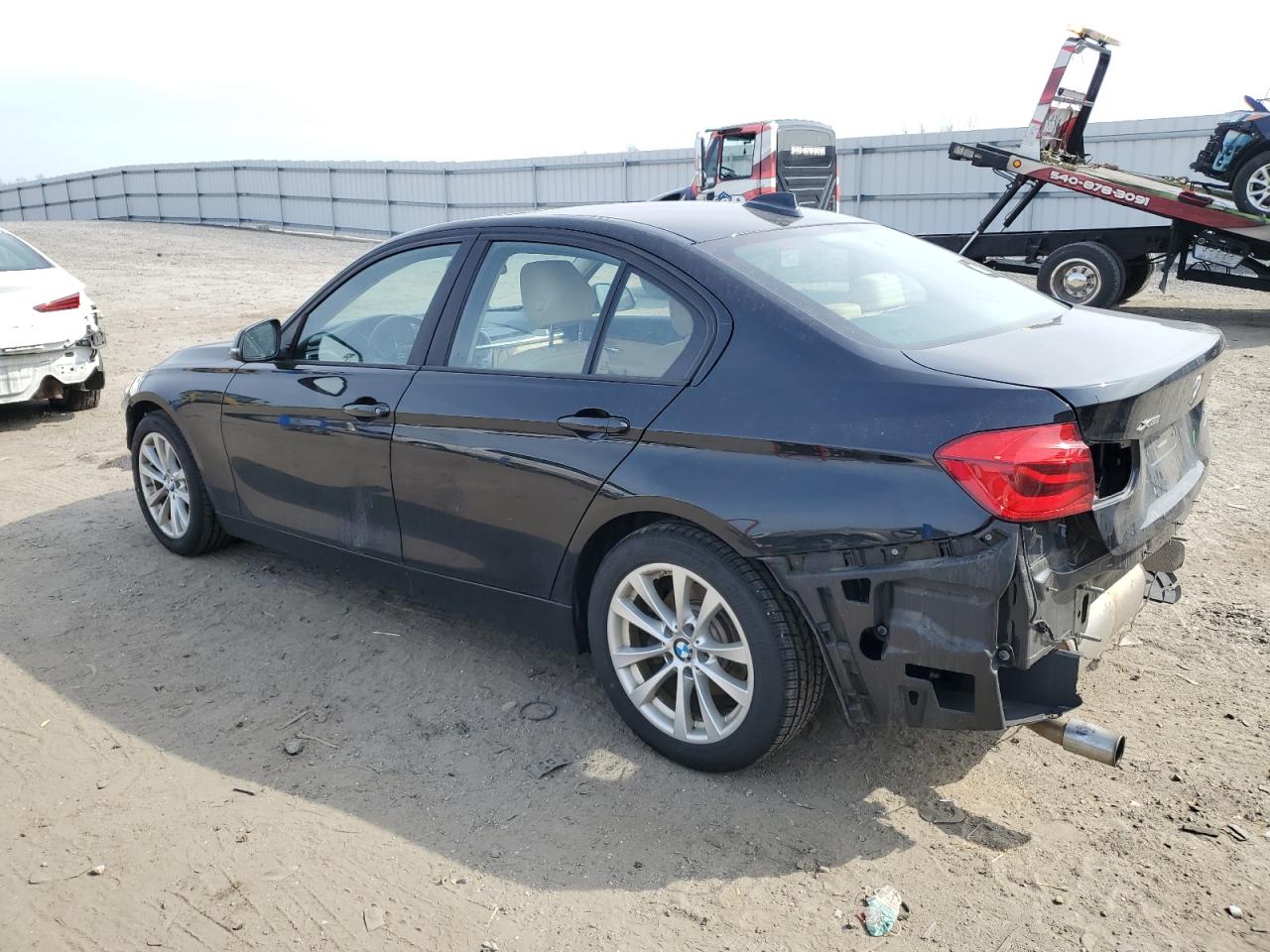 2018 BMW 3er VIN WBA8E5G52JNU47627 Copart auction photo, front end / rear end damage thumbnail 2