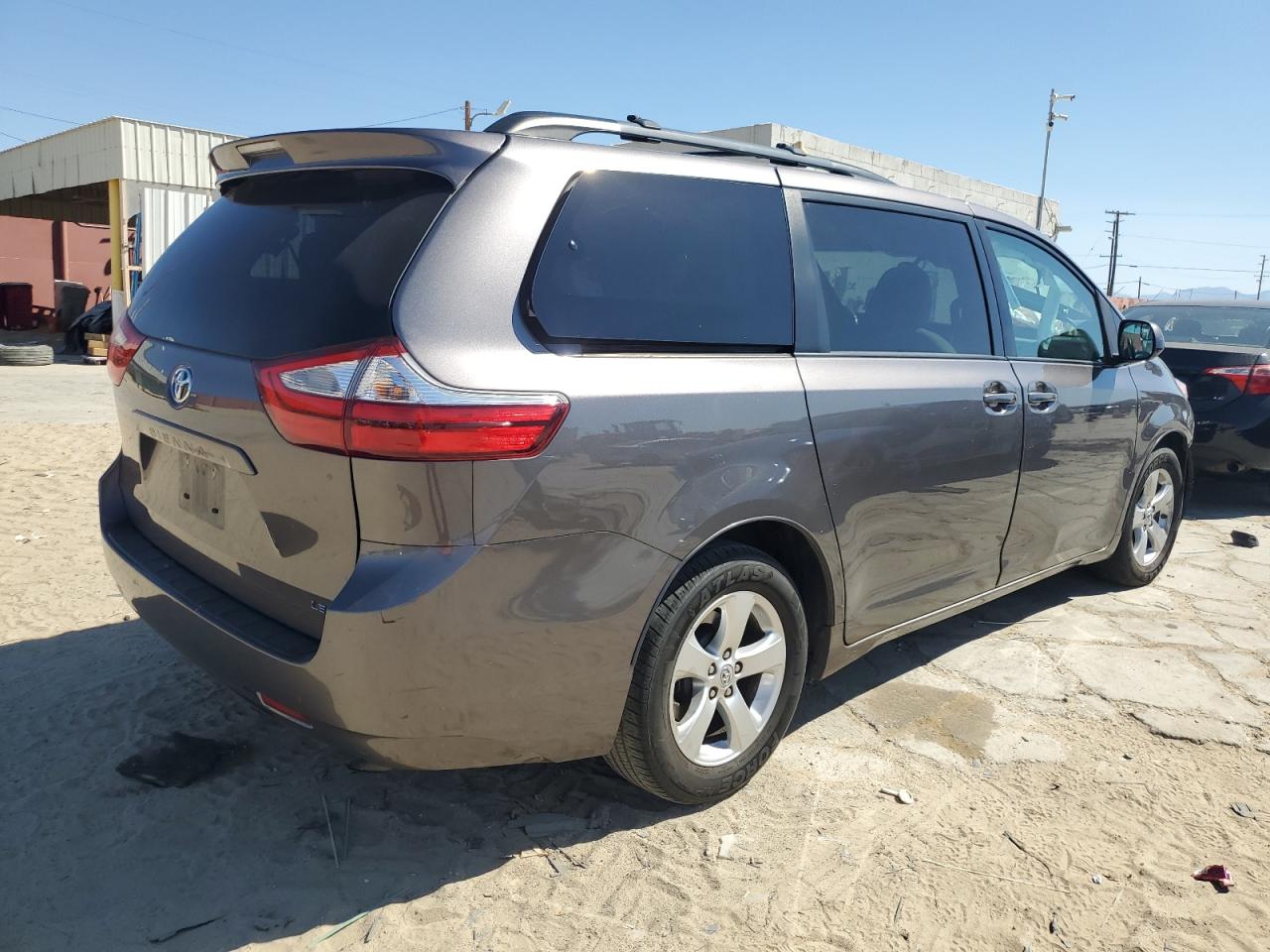 2015 Toyota Sienna VIN 5TDKK3DC9FS564129 Copart auction photo, front end damage thumbnail 3