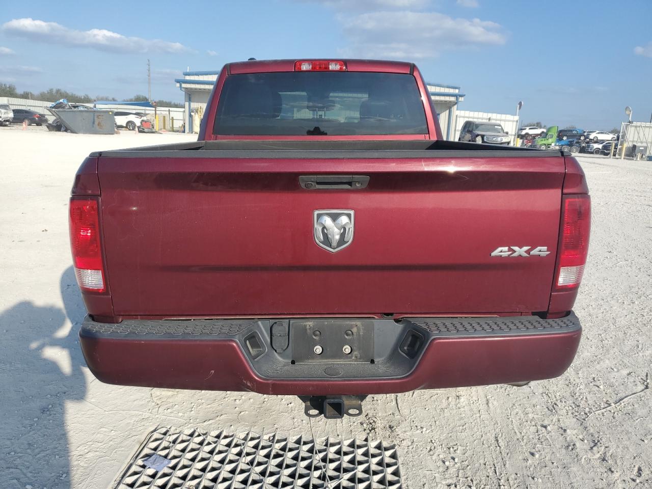2018 RAM 1500 VIN 1C6RR7FG2JS206542 Copart auction photo, front end damage thumbnail 6
