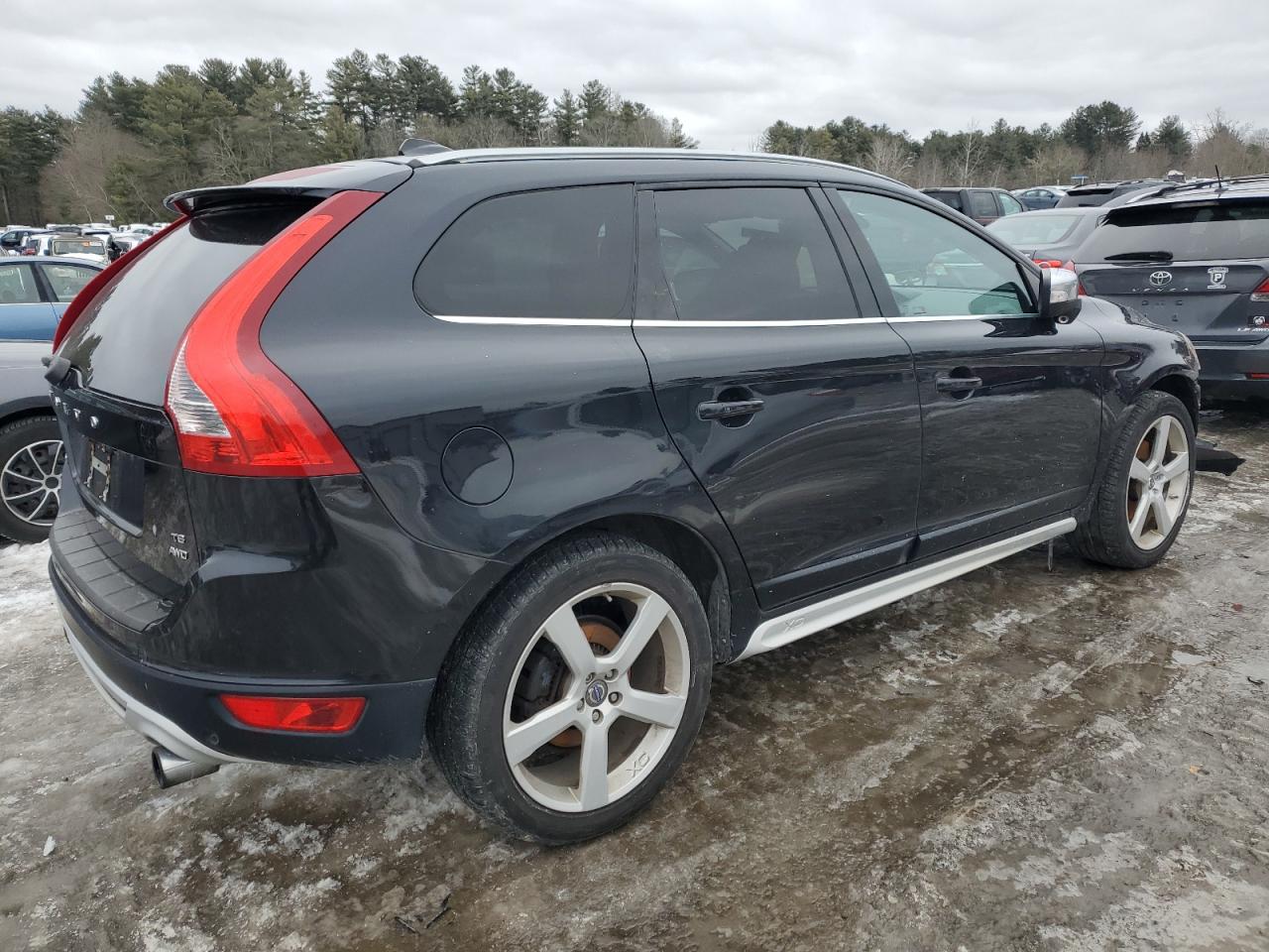 2010 Volvo XC60 VIN YV4992DZ8A2108290 Copart auction photo, front end damage thumbnail 3