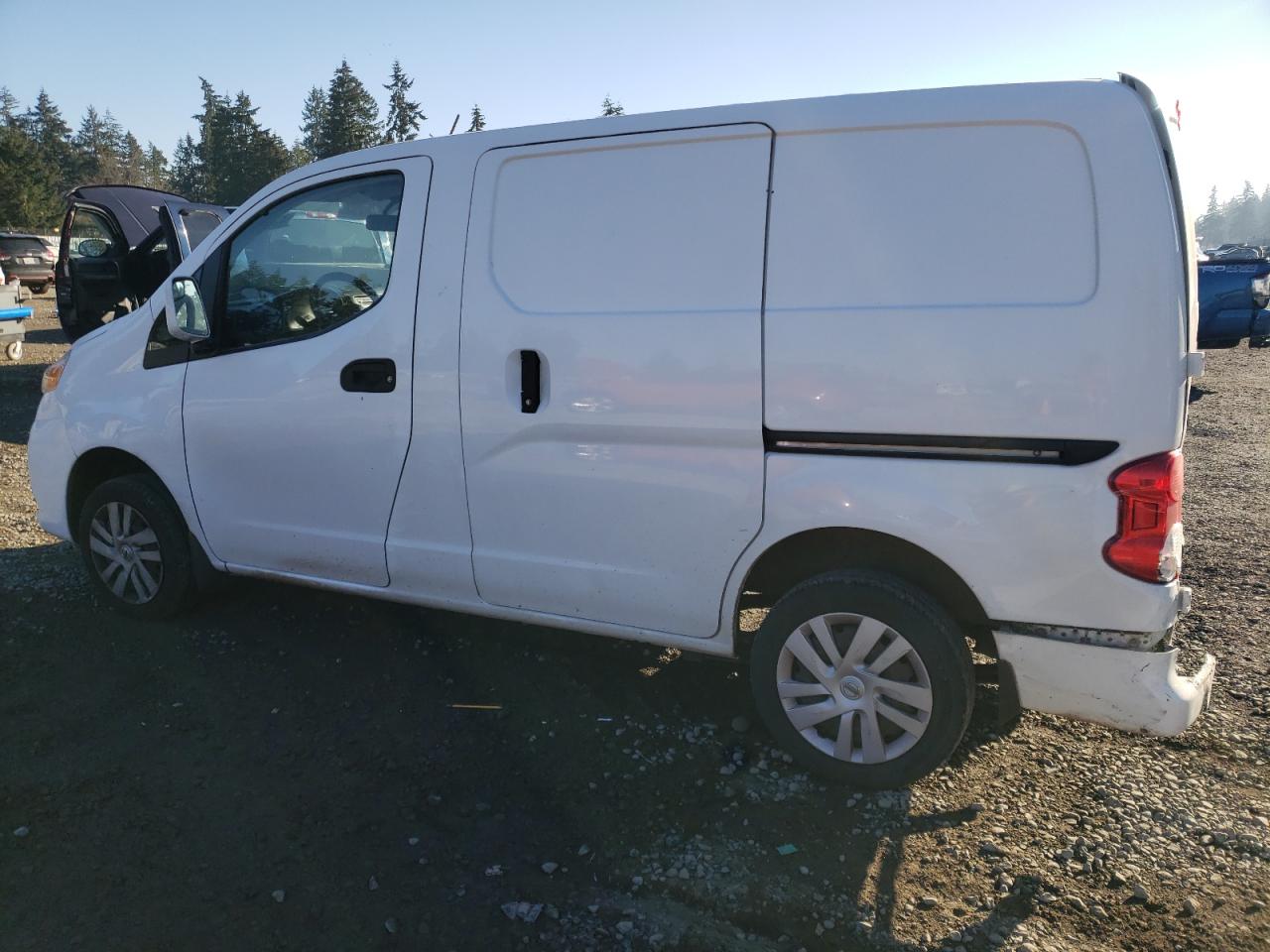 2015 Nissan NV VIN 3N6CM0KN6FK735929 Copart auction photo, rear end damage thumbnail 2