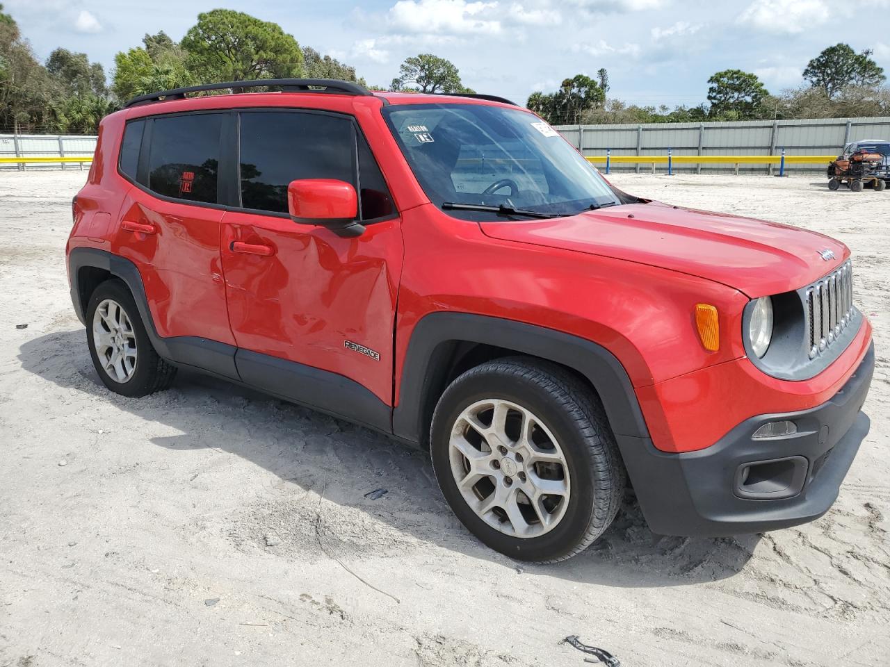 2015 Jeep Renegade VIN ZACCJABT2FPB97215 Copart auction photo, side / minor dent/scratches damage thumbnail 4