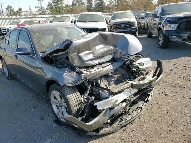 2018 BMW 3er VIN WBA8D9C56JA012536 Copart auction photo, front end damage thumbnail 11
