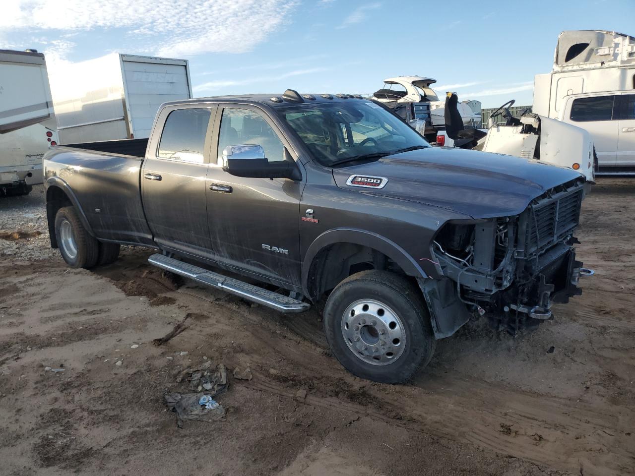 2022 RAM 3500 VIN 3C63RRJL0NG407567 Copart auction photo, front end / side damage thumbnail 4