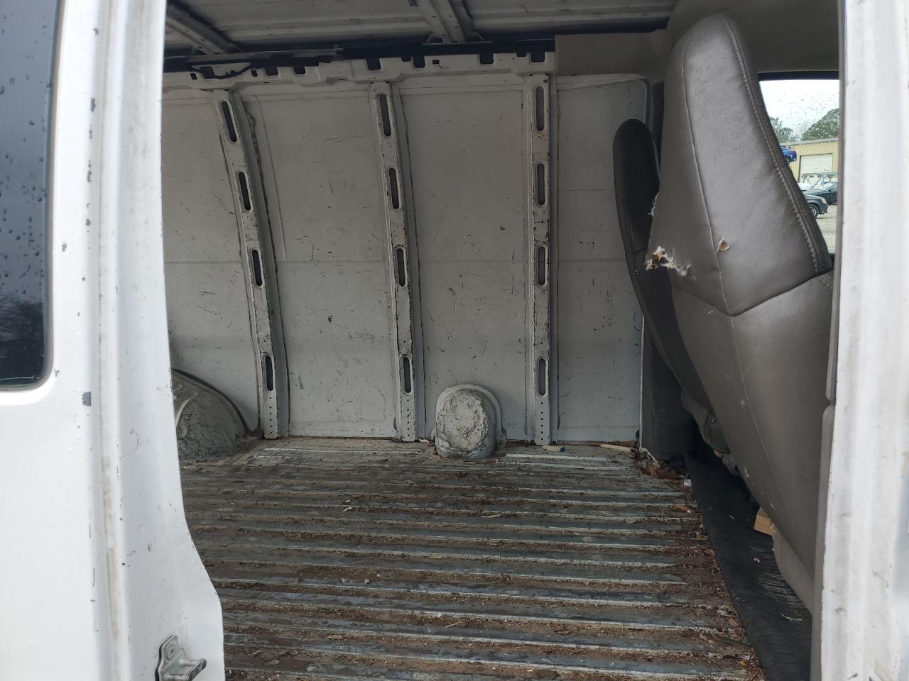 2005 Chevrolet Express VIN 1GCFG15XX51178582 Copart auction photo, all over damage thumbnail 11
