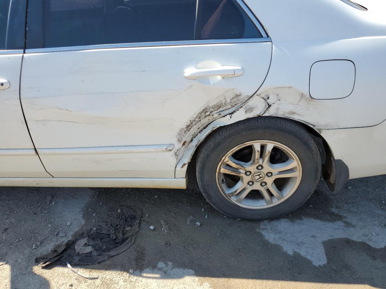 2006 Honda Accord VIN 1HGCM56376A026860 Copart auction photo, side / minor dent/scratches damage thumbnail 9