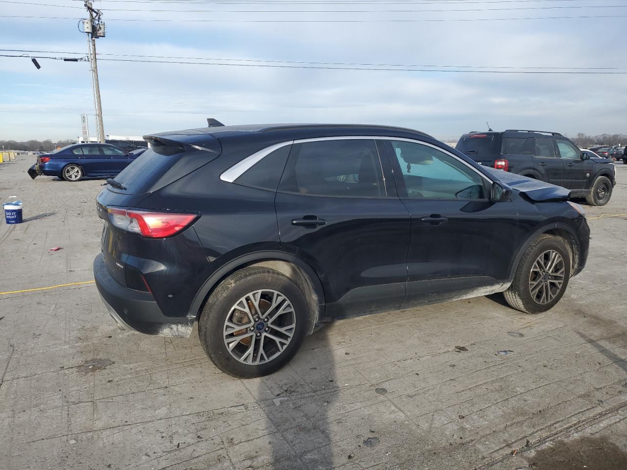2021 Ford Escape VIN 1FMCU9H63MUB06970 Copart auction photo, front end damage thumbnail 3
