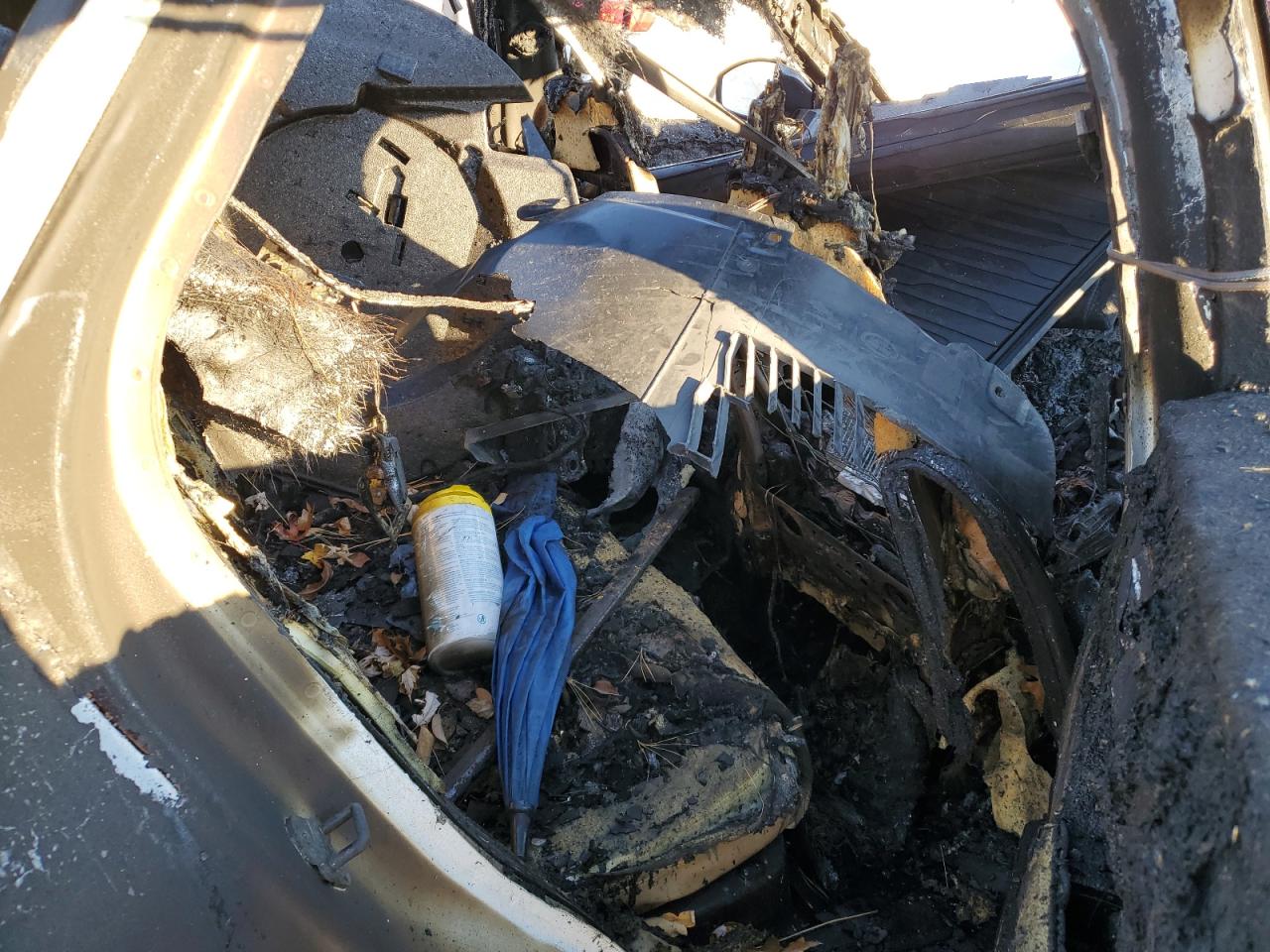 2019 Land Rover Range Rover VIN SALYL2EX1KA779877 Copart auction photo, burn damage thumbnail 11