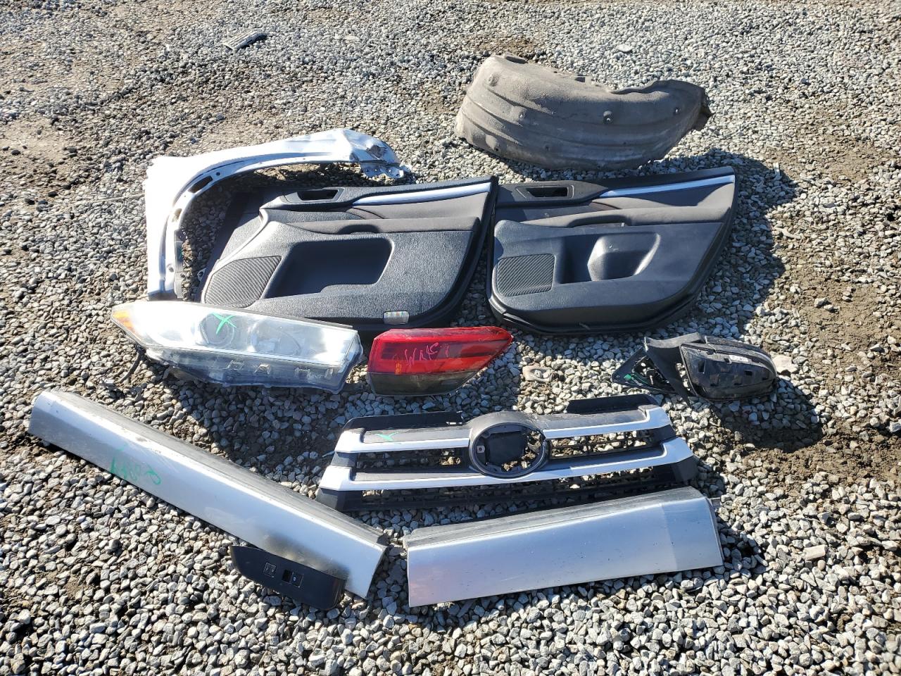 2017 Toyota Highlander VIN 5TDZARFH4HS027670 Copart auction photo, front end / side damage thumbnail 13