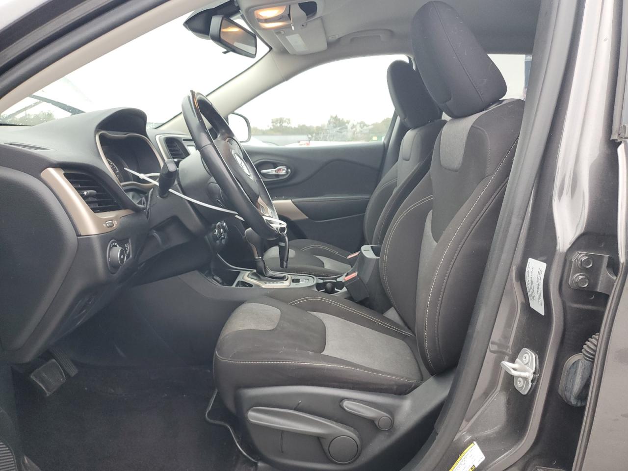 2018 Jeep Grand Cherokee VIN 1C4PJLCX8JD524657 Copart auction photo, front end damage thumbnail 7