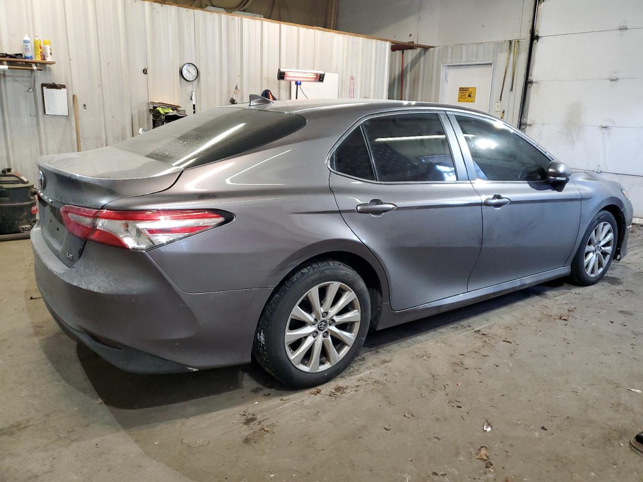2020 Toyota Camry VIN 4T1L11AK4LU917693 Copart auction photo, side / front end damage thumbnail 3