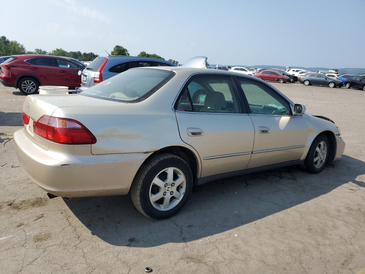 2000 Honda Accord VIN JHMCG6692YC013634 Copart auction photo, front end / side damage thumbnail 3