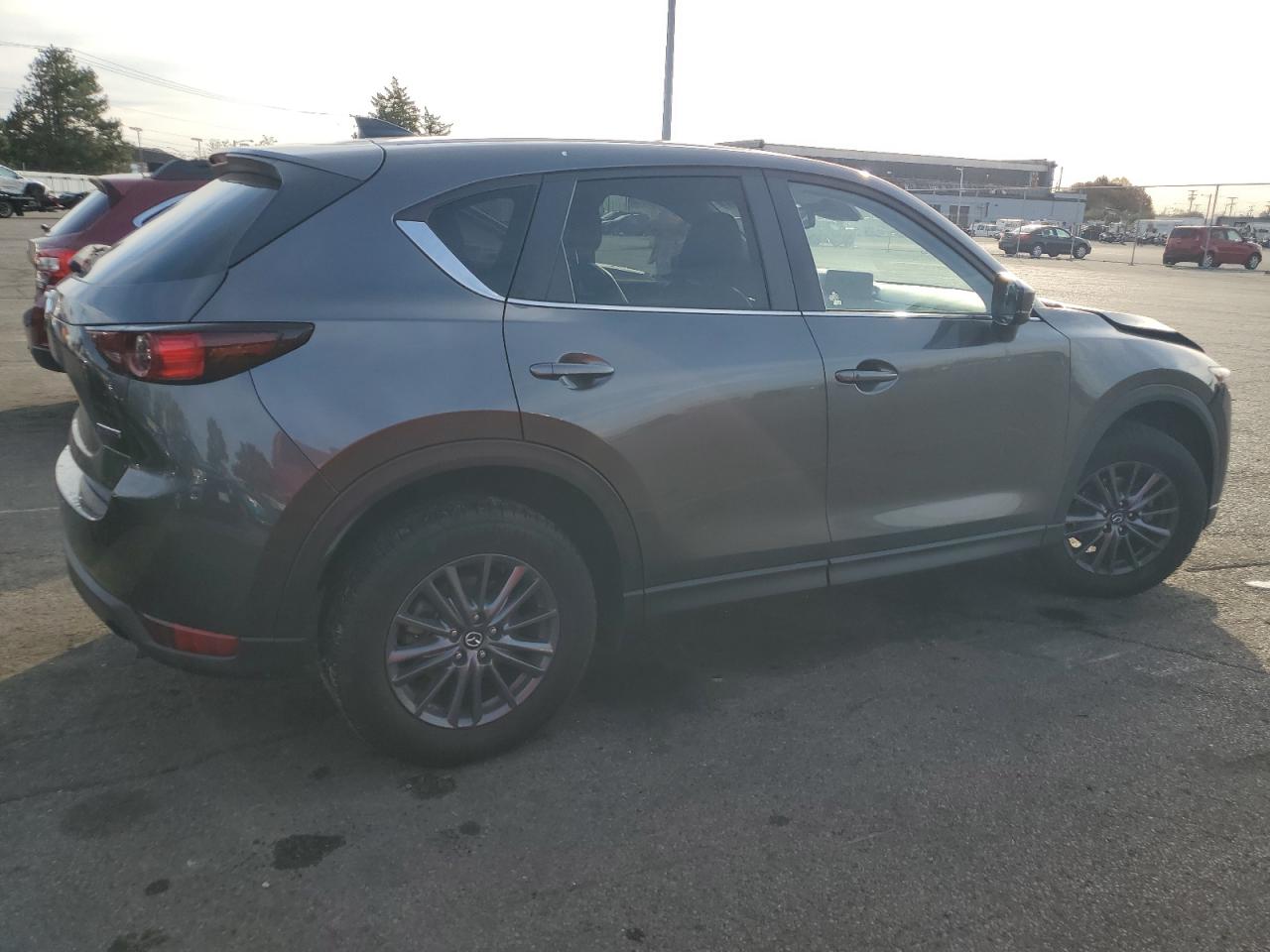 2021 Mazda CX-5 VIN JM3KFBCM0M1397573 Copart auction photo, front end damage thumbnail 3