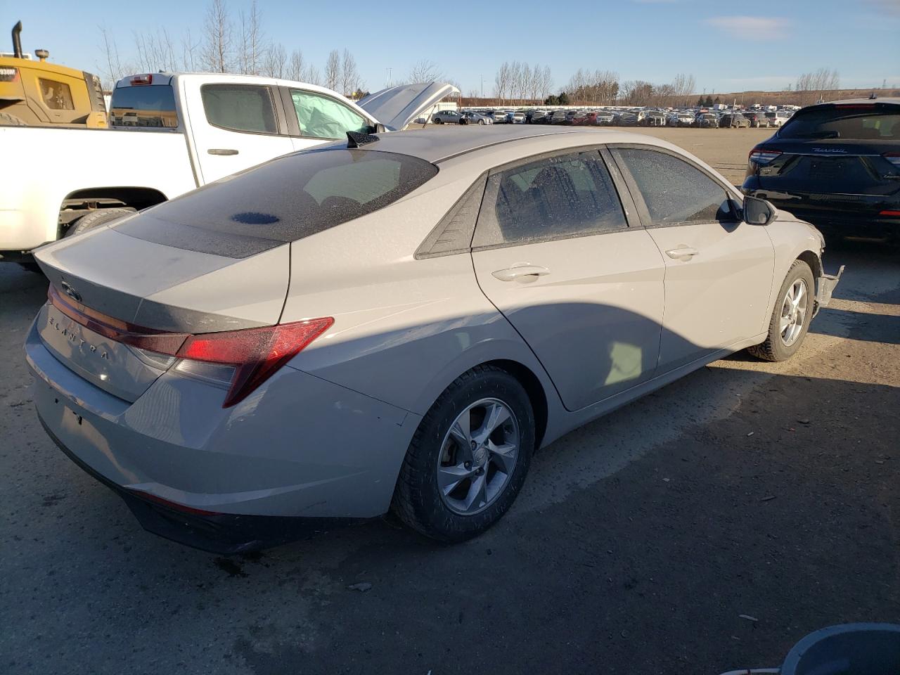 2022 Hyundai Elantra VIN KMHLM4AG0NU335744 Copart auction photo, front end / side damage thumbnail 3