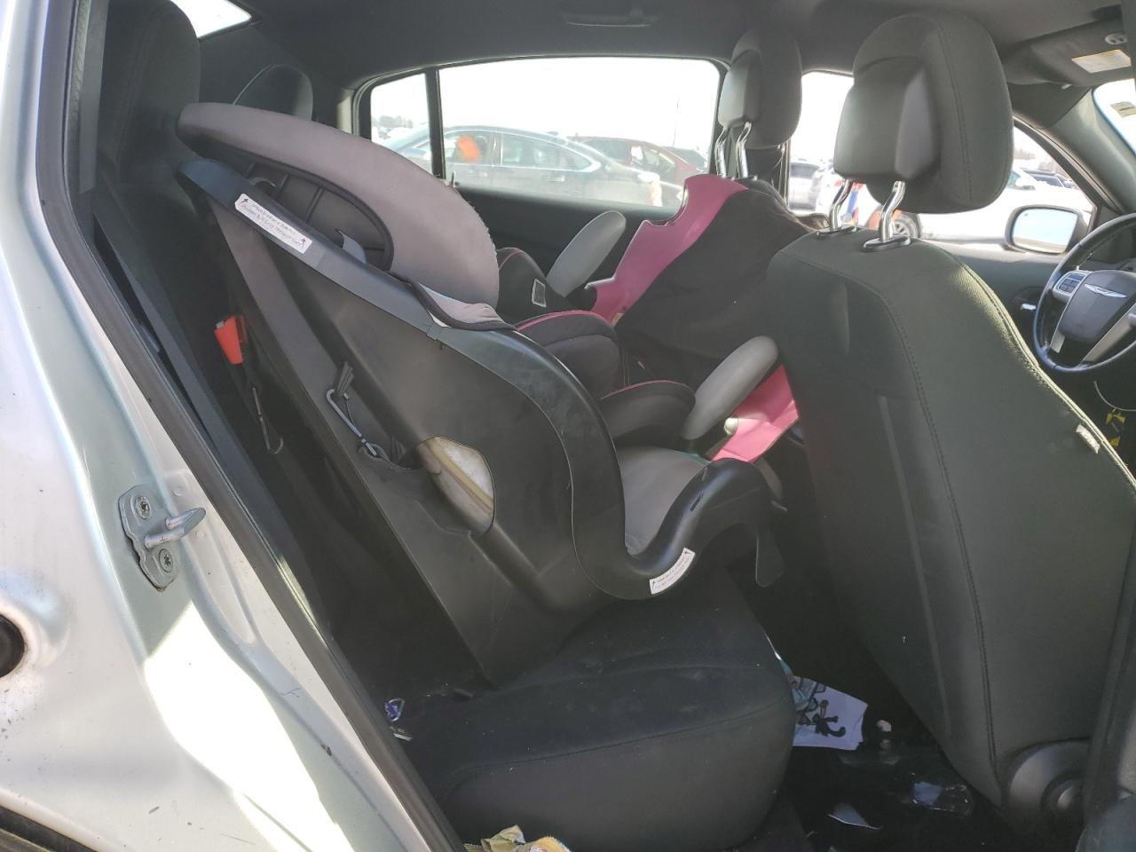 2011 Chrysler 200 VIN 1C3BC1FG3BN570708 Copart auction photo, vandalism / front end damage thumbnail 10